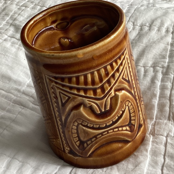 VINTAGE TIKKI GLAZED CERAMIC MUG WITH CONCAVE HANDLE; PRETTY COOL! - Picture 1 of 9